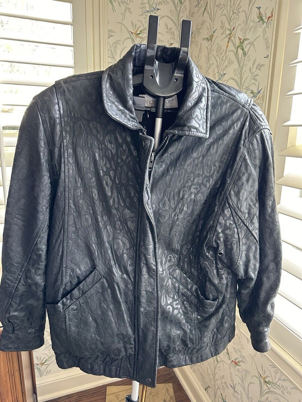 Andrew Marc leather jacket Leopard Embossed Size Large Bomber Full Zip Motto